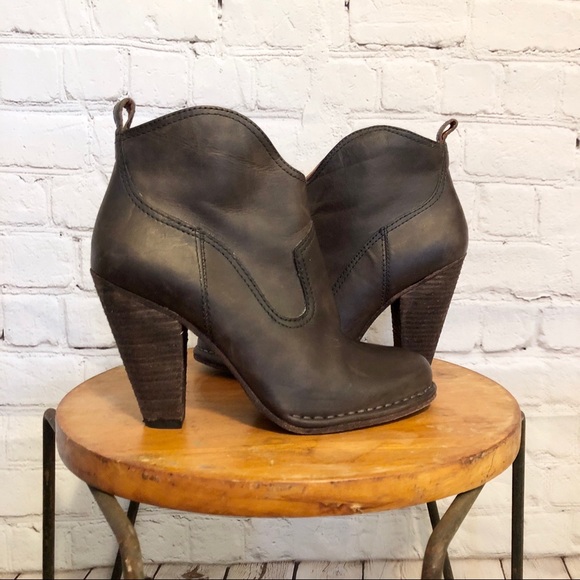 Frye Shoes - NWOB $348 Frye Madeline Short Boot - Size 7.5